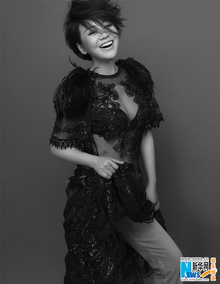  闫妮最新 写真 大片  洒脱性感上演极致魅惑7596