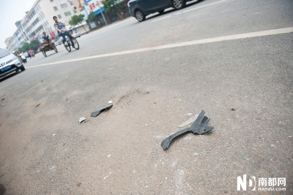 广东男子毒驾撞人 警察鸣枪撞停5449229-新闻