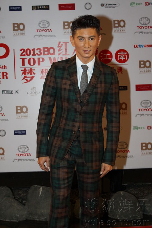 吴奇隆光棍节不谈爱情 刘诗诗胡歌唐嫣各有招