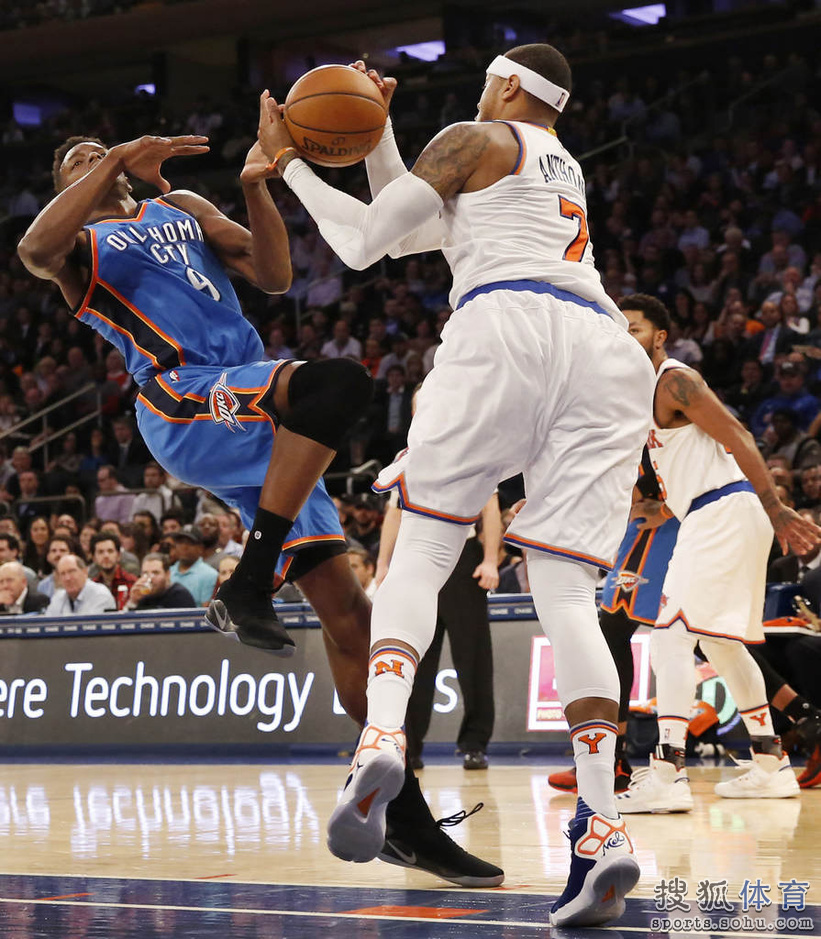 高清:雷霆胜尼克斯 威少弹跳与波神长臂谁逆天