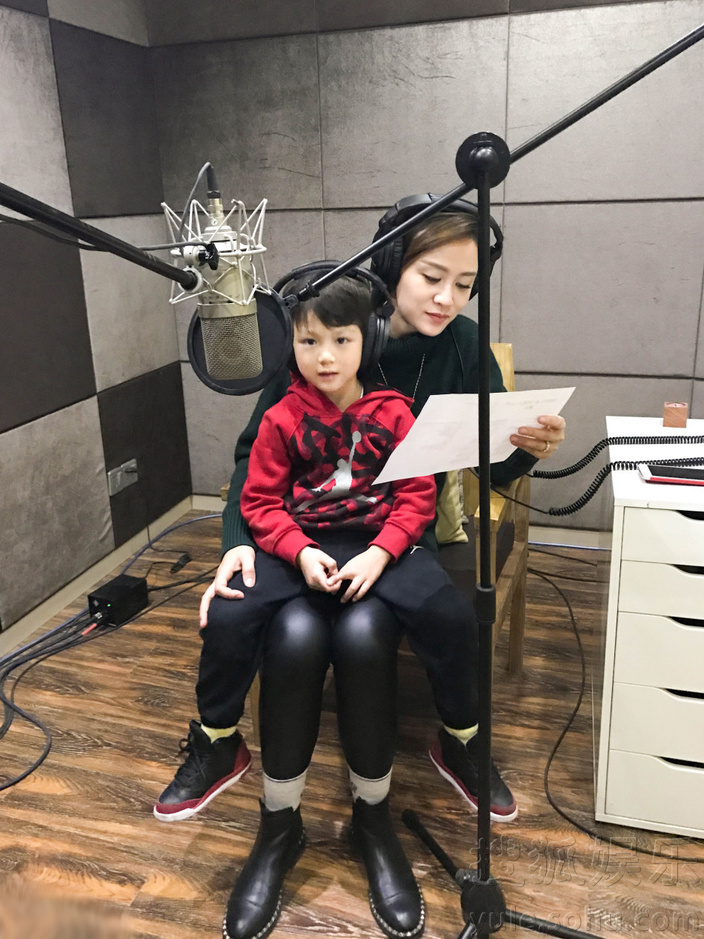 叶一茜小亮仔大玩亲亲  田亮陪伴森碟录音超有爱