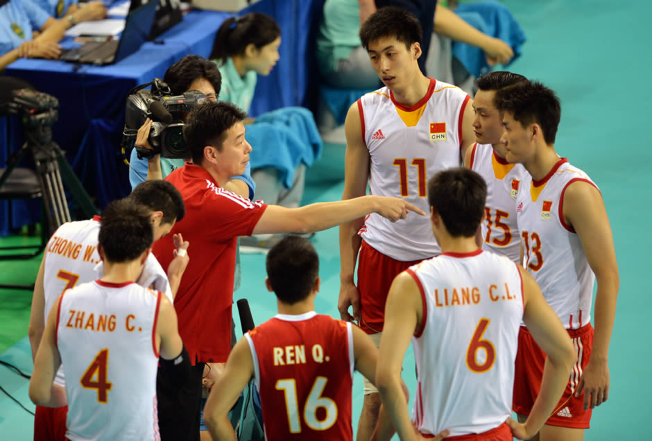 高清:中国男排负伊朗无缘决赛 队员们失望离场