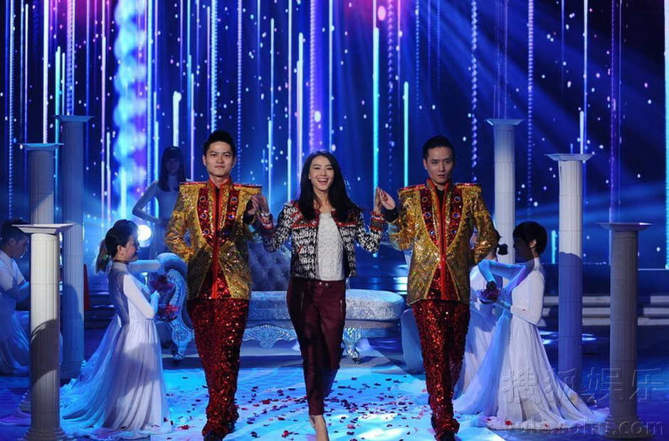 《快乐大本营》黄海波高圆圆现场共舞 擦出火花