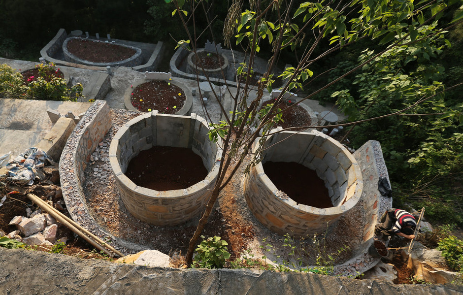 广西4A景区现百座“活死人墓”