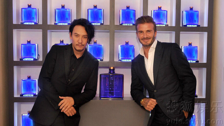 帅气扑面而来!张震与小贝共进晚餐气氛愉悦-娱