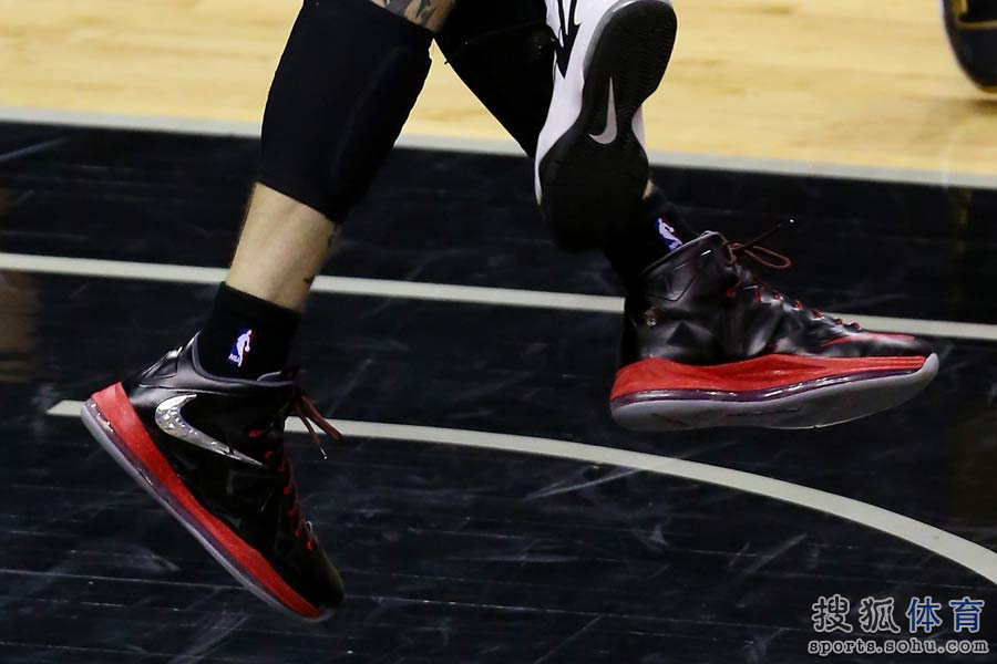 高清:2013-14NBA总决赛第五场球鞋精选6763