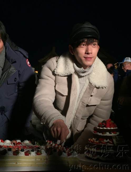 Baby井柏然杀青卖萌 微微肖奈现迷之cp感 - 粉