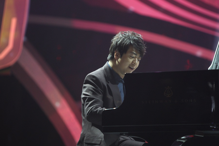 第二届搜狐时尚盛典 朗朗钢琴独奏6044841-搜