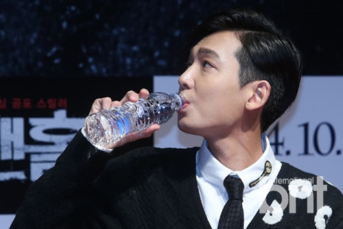 郑京浩金赛纶等出席电影《人孔》制作报告会7