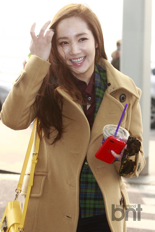 【2014.01.16】【明星】朴敏英飞抵 香港出席