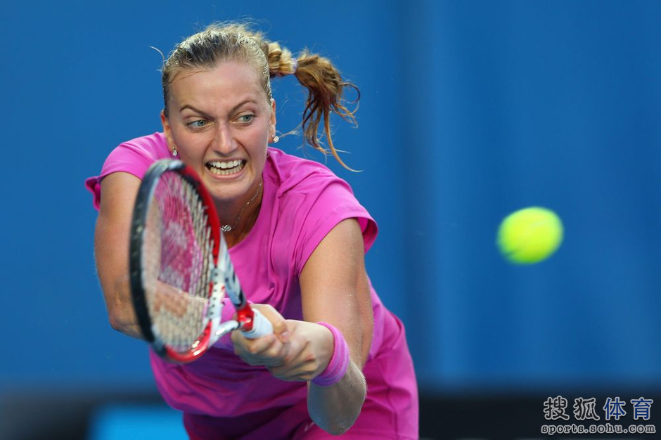 <em>高清</em>:科维托娃失利球拍遮脸小<em>泰妹</em>呐喊秀激情