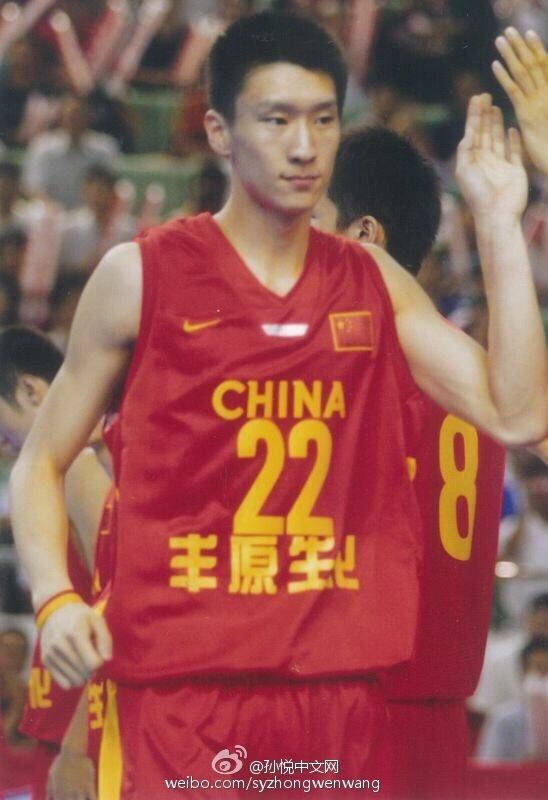 篮球明星孙悦童年照曝光 网友:真正的小鲜肉