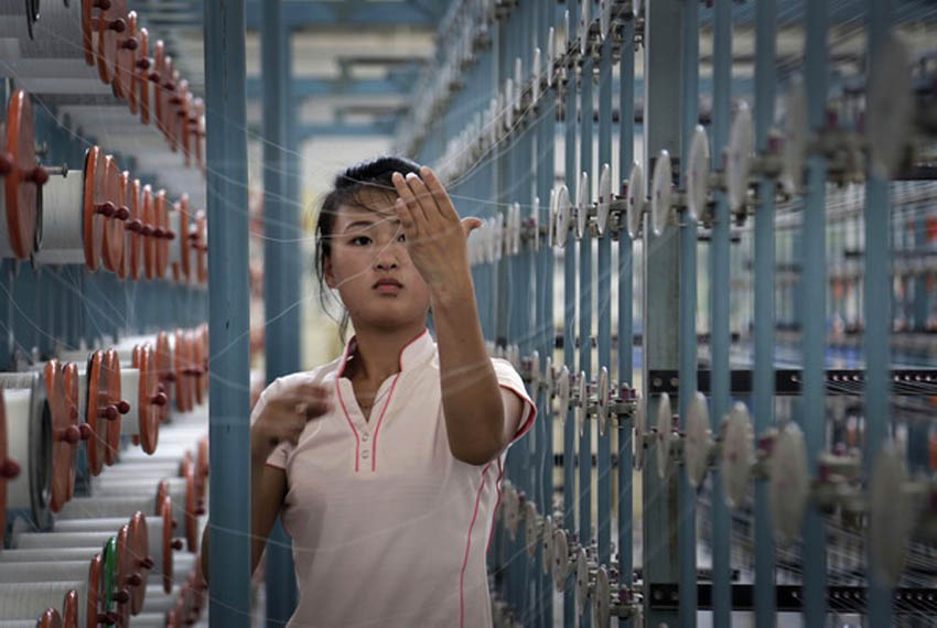 杨建                朝鲜媒体刊发女工洗桑拿照片   金正淑纺织工厂