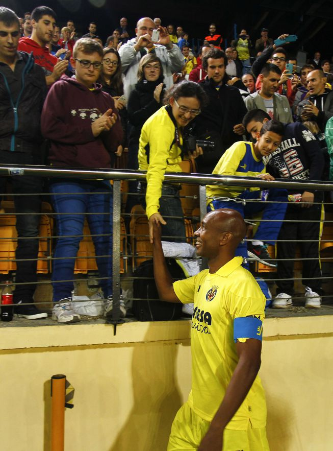 致敬!08欧洲杯冠军主力办告别赛 皮雷助阵(图)