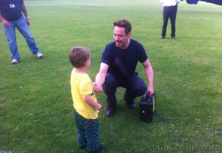 《复联2》片场照曝光 雷神美队钢铁侠并肩675