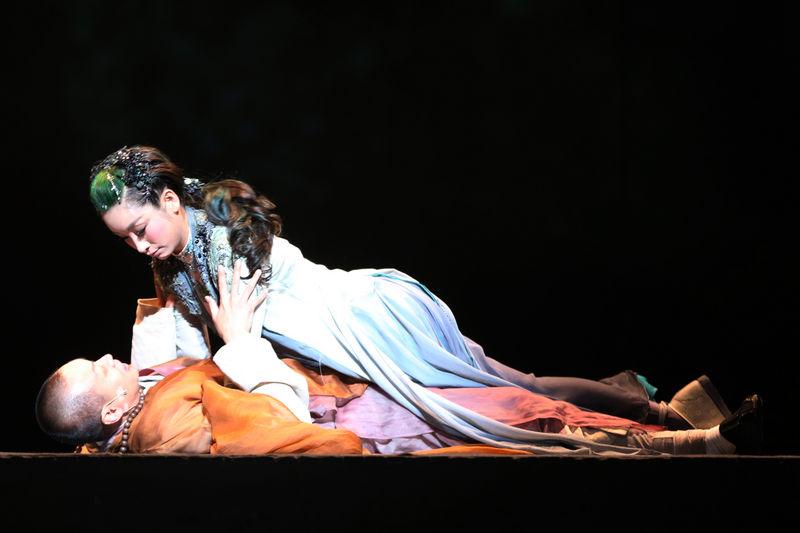 秦海璐风骚演《青蛇》勾引法海-娱乐频道图片