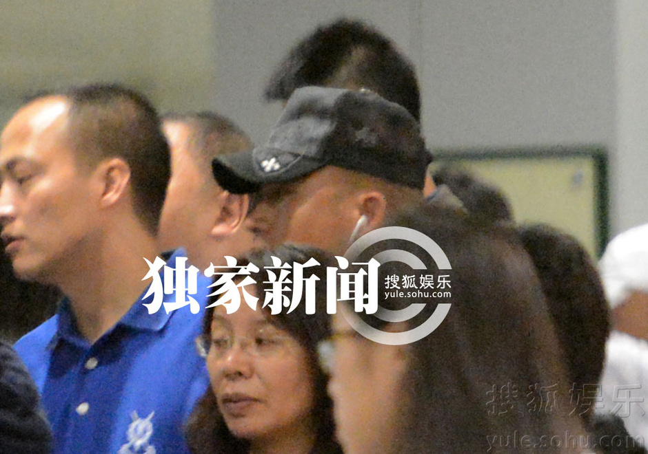 独家:聂远机场被美女搭讪前妻下午茶会友5587057-