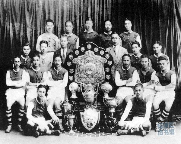 老照片:世界五大球王之一李惠堂 中国足球骄傲