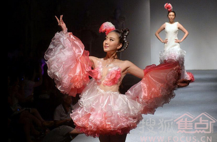 青奥创意环保时装秀在南艺举行6657461-焦点