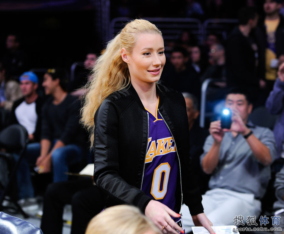 尼克杨迎人生大喜 生日派对向女友求婚成功(图