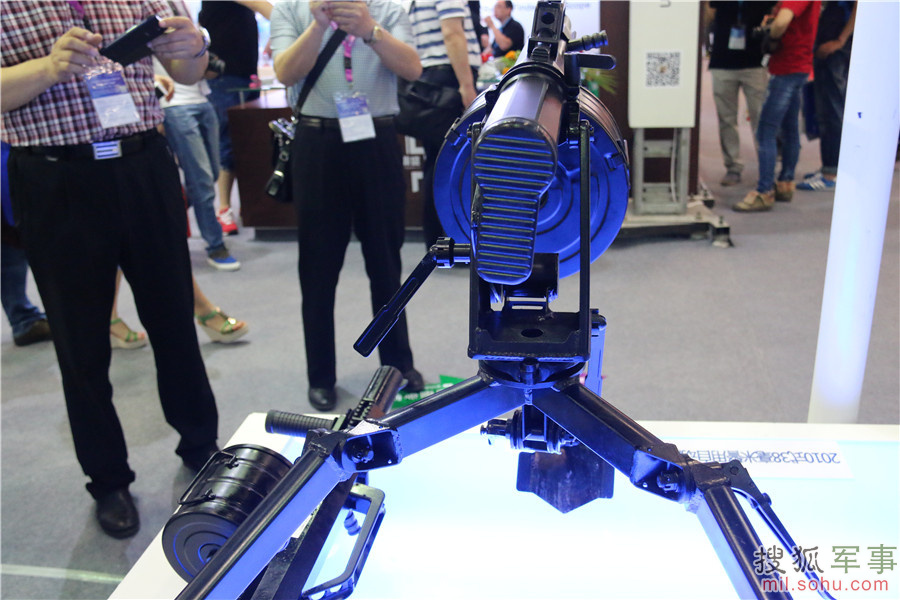 38毫米警用自动防暴枪6631069-军事频道图片