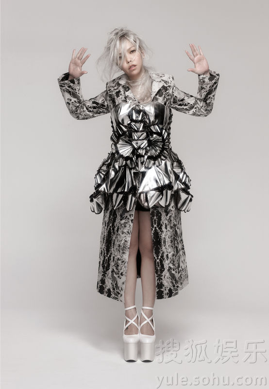 达芙妮举办时尚秀 全智贤高圆圆<em>张惠妹</em>拼<em>魅力</em>