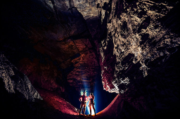 地心深处奇幻探险之旅 海盗王基德洞穴摄影指南