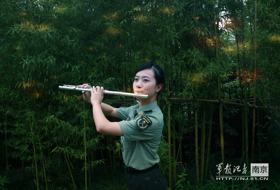 解放军<em>女兵</em>演出数百场获<em>提干</em>5722373-军事频