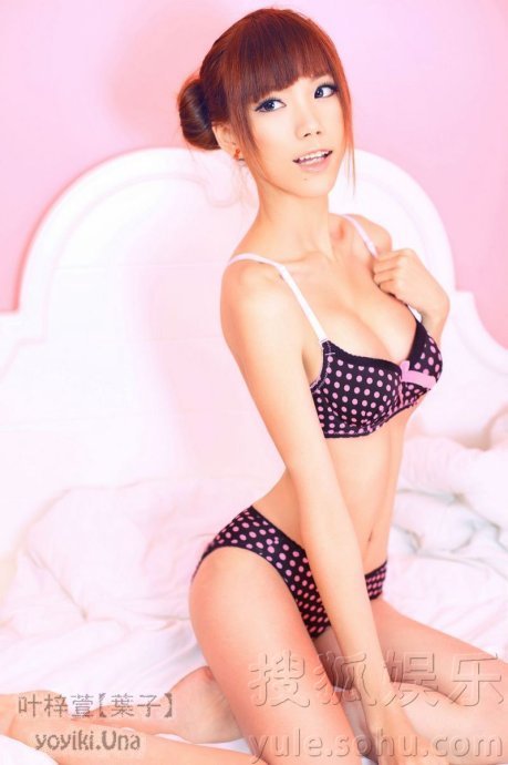 80后嫩模性感内衣写真图片