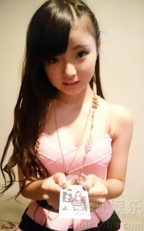 日本小学生组合走红 11岁成员穿比基尼秀性感