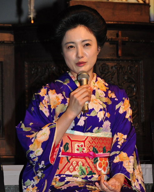 《花子和安妮》开播 吉高由里子演绎译者花子