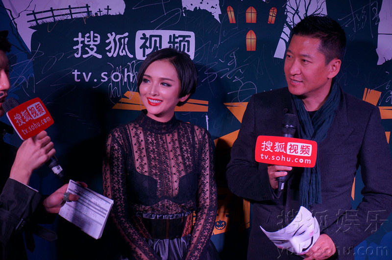 周杰李依玲参加<em>美剧</em>潮趴<em>俊男美女</em>让人大饱眼福