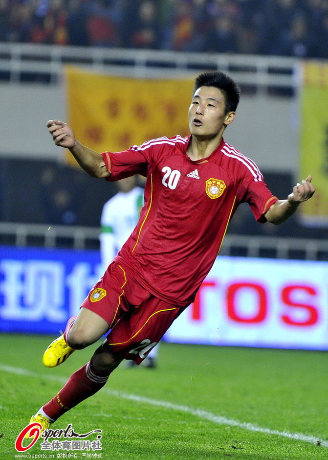 高清: 武磊 破门狂奔庆祝 于大宝遗憾失单刀良机