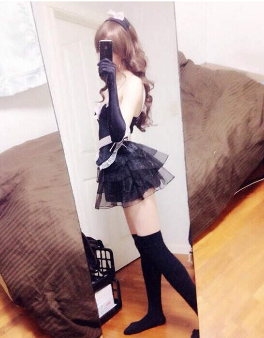 日本21岁男子扮伪娘 长腿翘臀玩制服诱惑