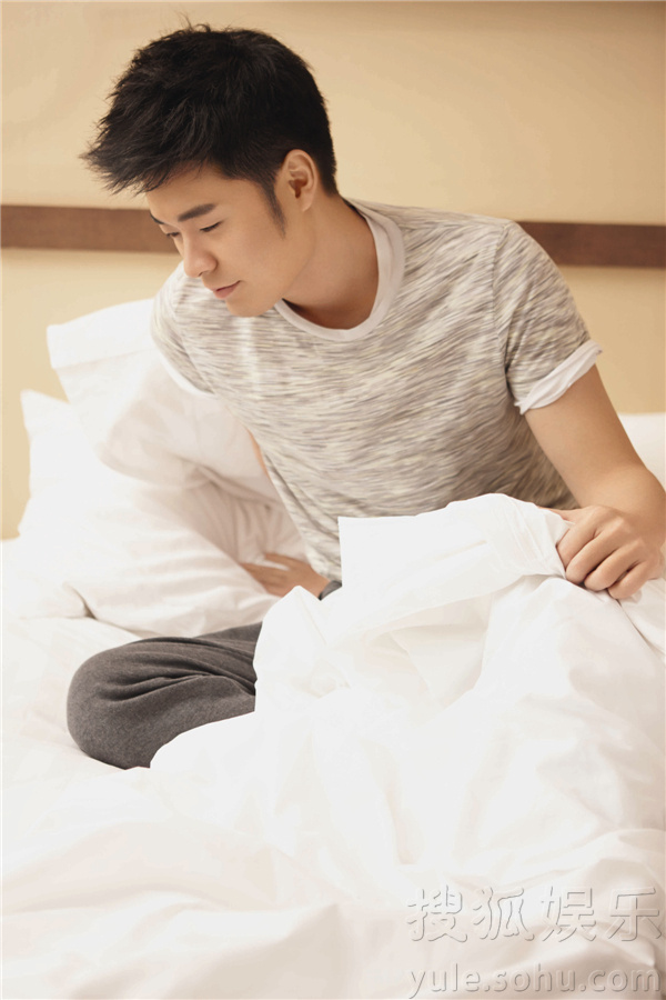 陈赫<em>脱掉</em>厚重<em>外衣</em> 居家大片展现熟男魅力6399