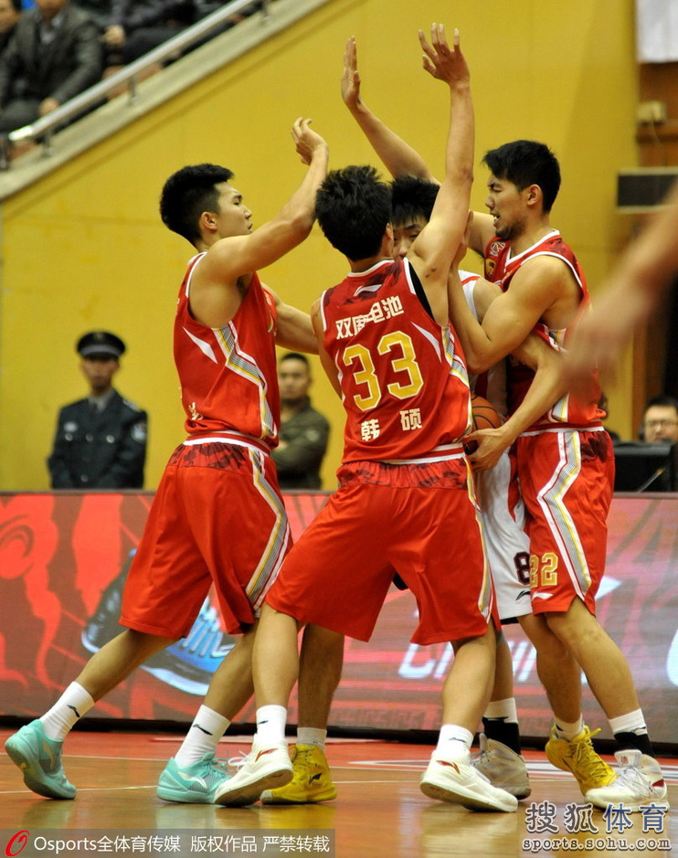 组图:八一男篮客场逆转佛山 末节紧逼防守奏效-体育图片库-大视野-搜狐