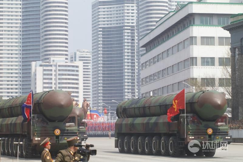朝鲜举行光明节大阅兵 多种新式武器亮相8963