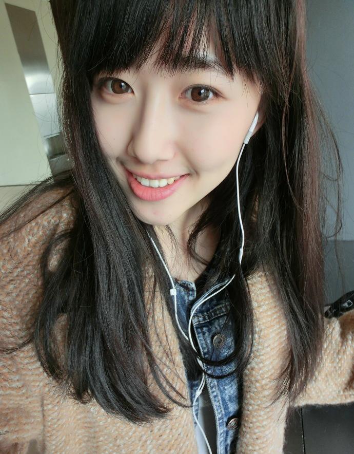 人大官网推美女照致访问困难5168389-新闻图片库-