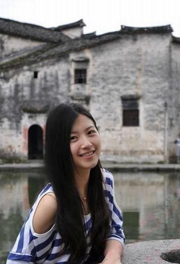 复旦大学校花:陈玥. 第一眼看上去她有点像大s有没有!