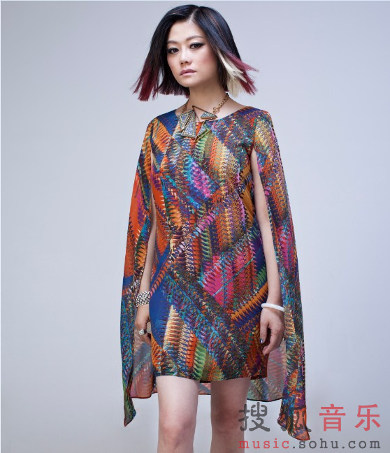 歌手何静漂亮女儿首曝光 参加节目酬劳远超妈