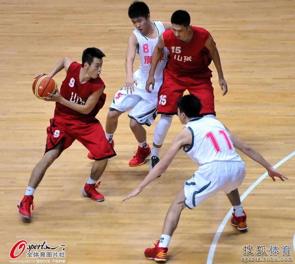 2013 广东 男篮 vs山东 男篮图片_2013 广东 男篮v