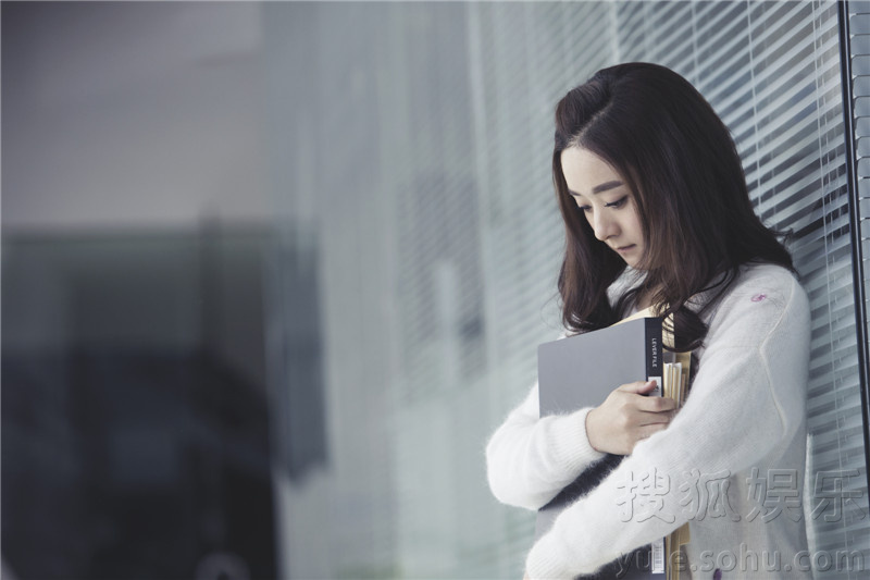 《杉杉来了》赵丽颖呆萌剧照 吃货收获舌尖爱情