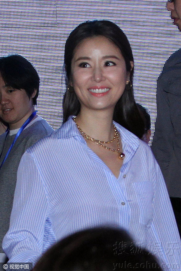 港台明星 来源:视觉中国 责编:张力丹                辣妈林心如产后
