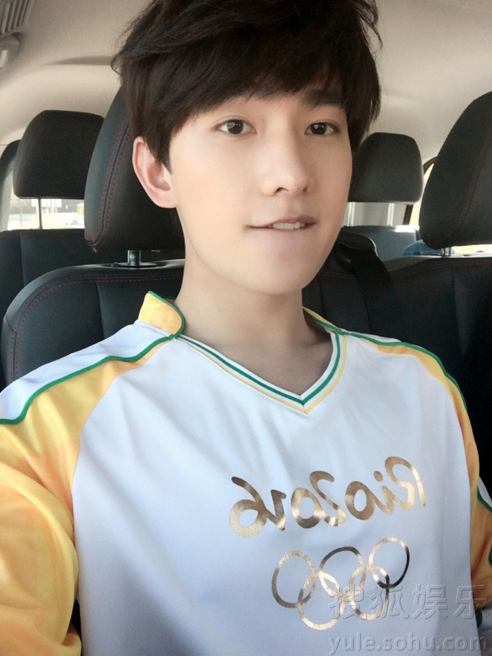 杨洋为里约奥运会传递圣火 见证历史重要时刻