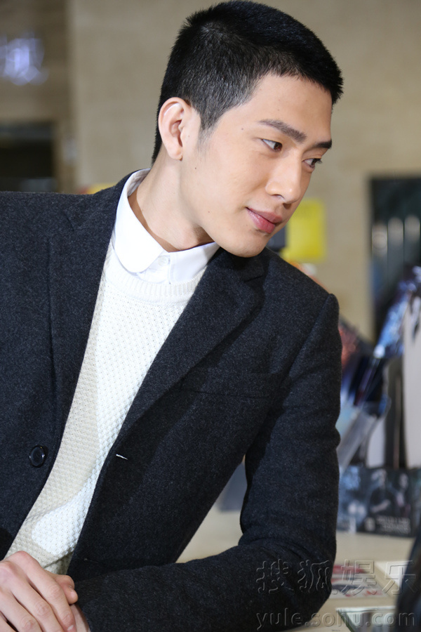 井柏然做客《快乐大本营》 被曝与倪妮是牌友