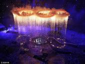 北京时间2012年7月28日，2012伦敦奥运会开幕式盛大举行。开幕式表演轻松、搞怪、随意，体现其浓...