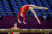 北京时间7月27日，中国女子体操队进行备战训练。图为中国体操姑娘们训练瞬间。