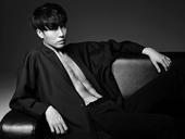 搜狐韩娱讯 韩国男星鲁敏宇近日拍摄了一组写真。他身着多款黑色服装，时而性感逼人，时而成熟稳重，造型百...