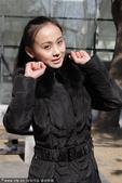 2014年2月10日讯，北京，10日，北影艺考第二天。众学子顶着演好亮相。人群中惊现翻版童谣，更有少...