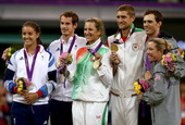 北京时间2012年8月5日，2012年伦敦奥运会网球混双决赛，阿扎伦卡/米尔尼2：1胜罗布森/穆雷。...